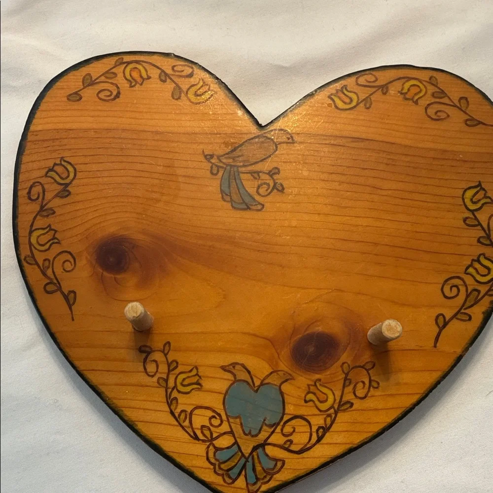 Wooden Wall Coat Hanger VTG Scandinavian-style folk art pyrography Heart Shaped
